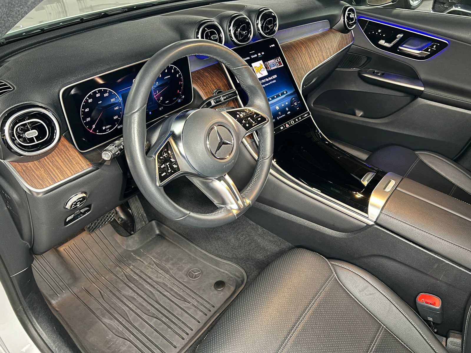 Certified 2025 Mercedes-Benz GLC 300 4MATIC image 22