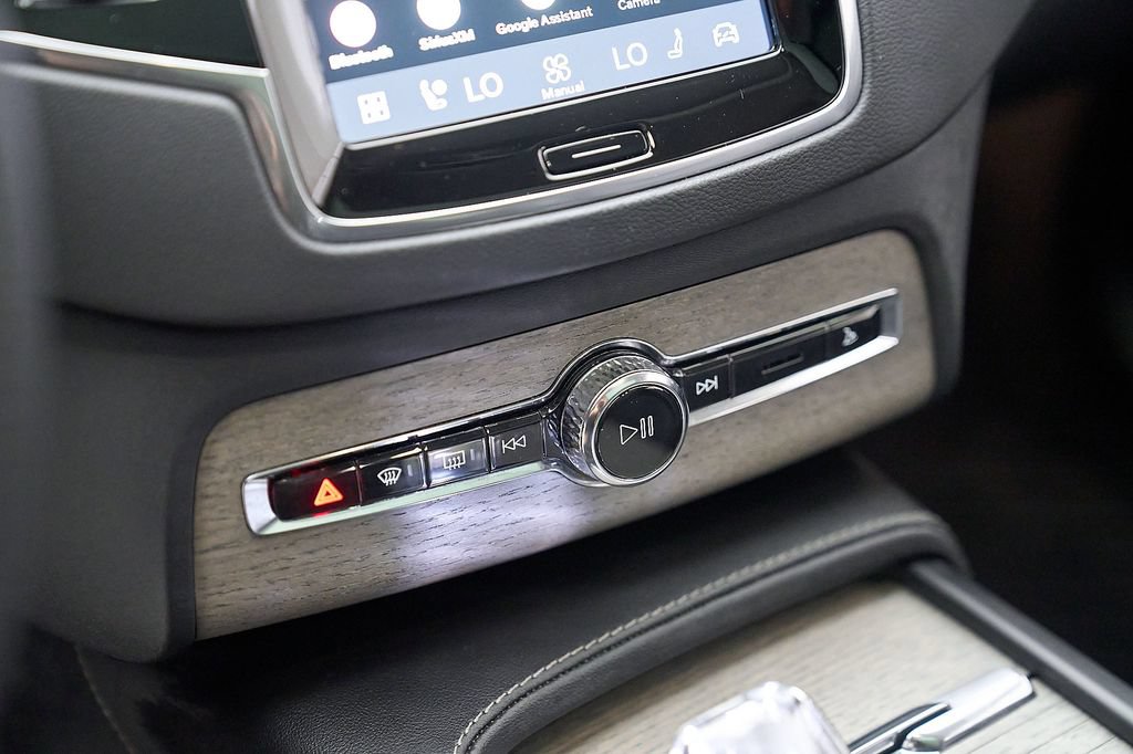 Certified 2023 Volvo XC90 B6 Ultimate w/ Protection Package AWD/4WD image 19