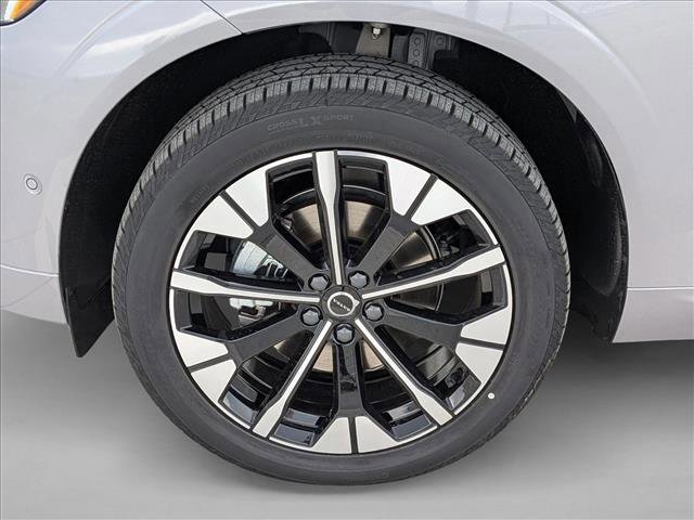 New 2026 Volvo XC60 B5 Plus w/ Climate Package image 10