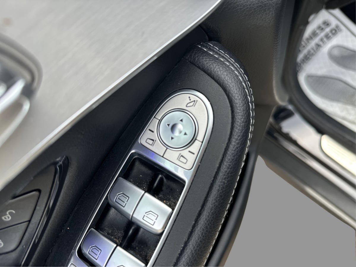 Used 2023 Mercedes-Benz GLC 300 4MATIC Coupe image 37