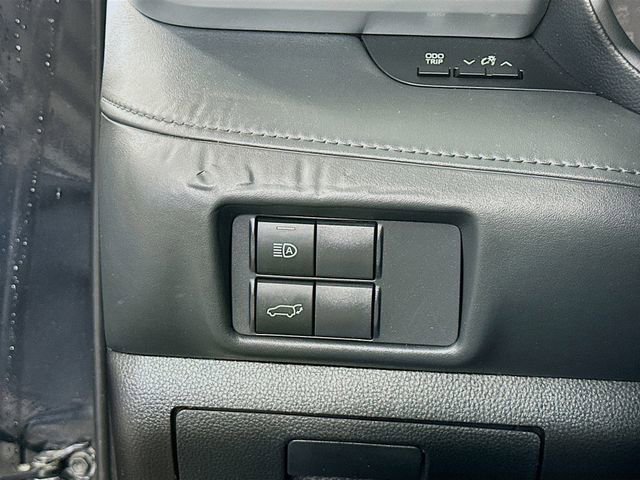 Used 2020 Toyota Highlander LE AWD/4WD image 10