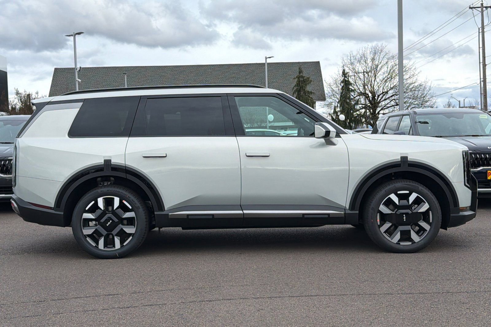 Used 2027 Kia Telluride S w/ Towing Package AWD/4WD image 4