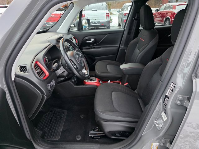 Used 2020 Jeep Renegade Trailhawk w/ Cold Weather Group image 15