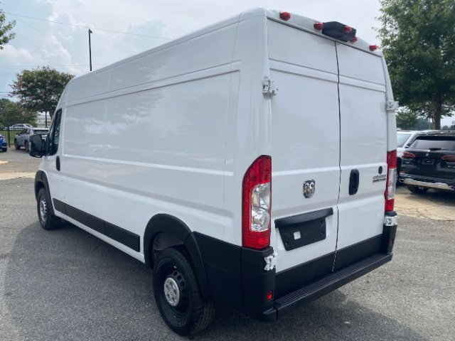 Used 2024 RAM ProMaster 2500 w/ Convenience Group FWD image 5