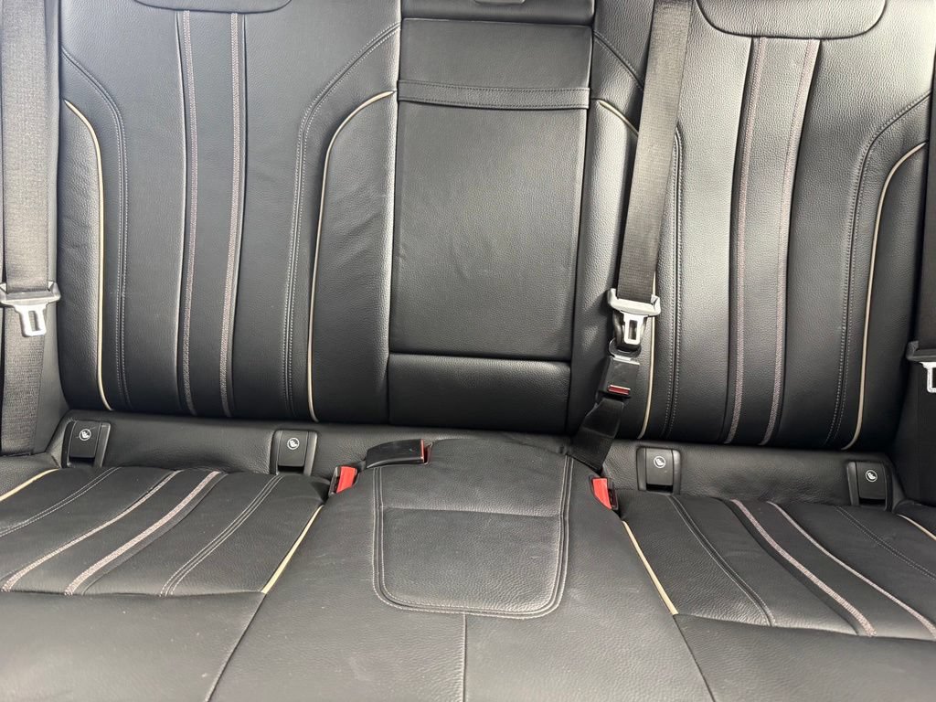 Used 2018 BMW 540i xDrive AWD/4WD image 15