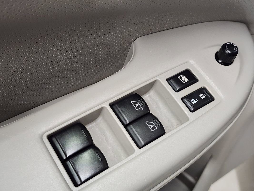 Used 2013 Nissan Quest LE w/ Protection Pkg image 26