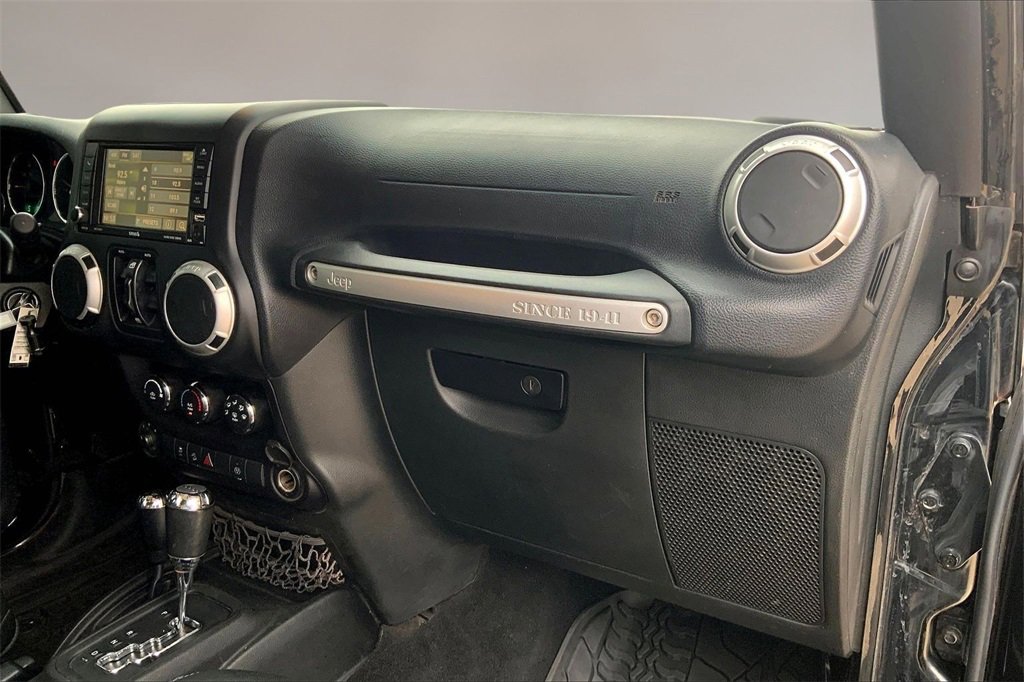 Used 2016 Jeep Wrangler Unlimited Sahara w/ Dual Top Group image 15