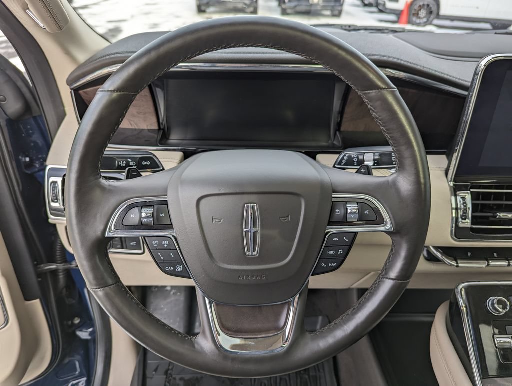 Used 2020 Lincoln Navigator L Reserve w/ Equipment Group 201A Reserve AWD/4WD image 16
