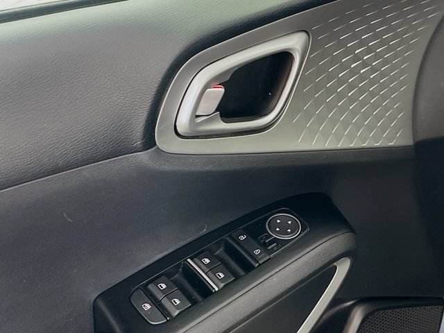 Used 2020 Kia Soul LX FWD image 18