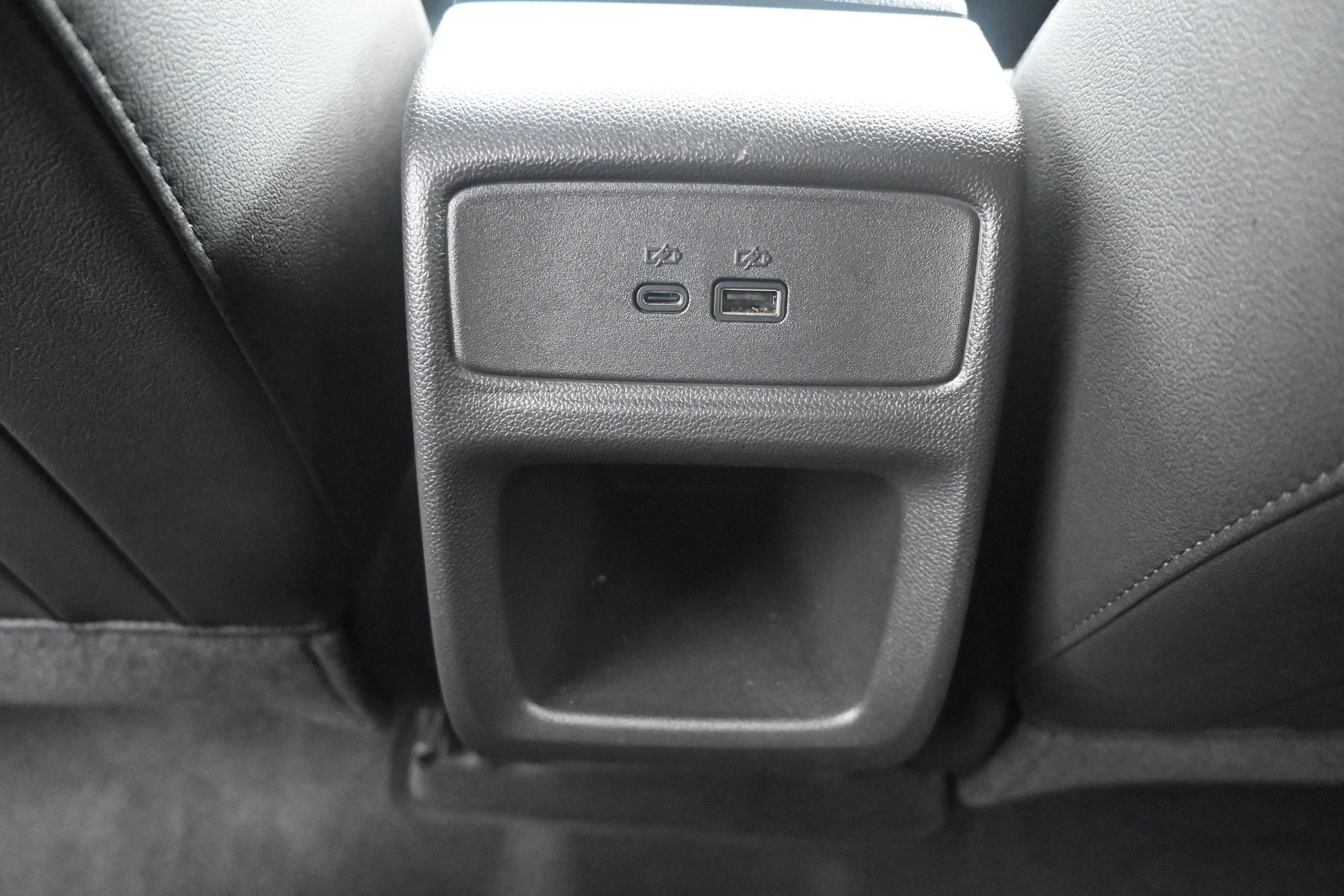 Used 2025 Chevrolet Trax LT w/ LT Convenience Package FWD image 21