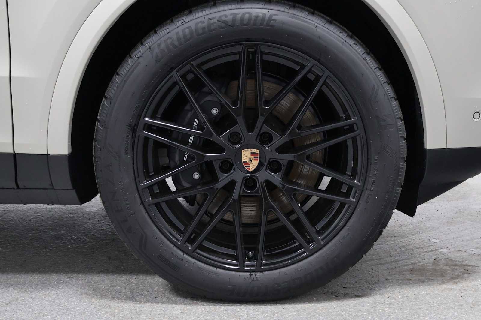 New 2026 Porsche Cayenne Coupe AWD/4WD image 12