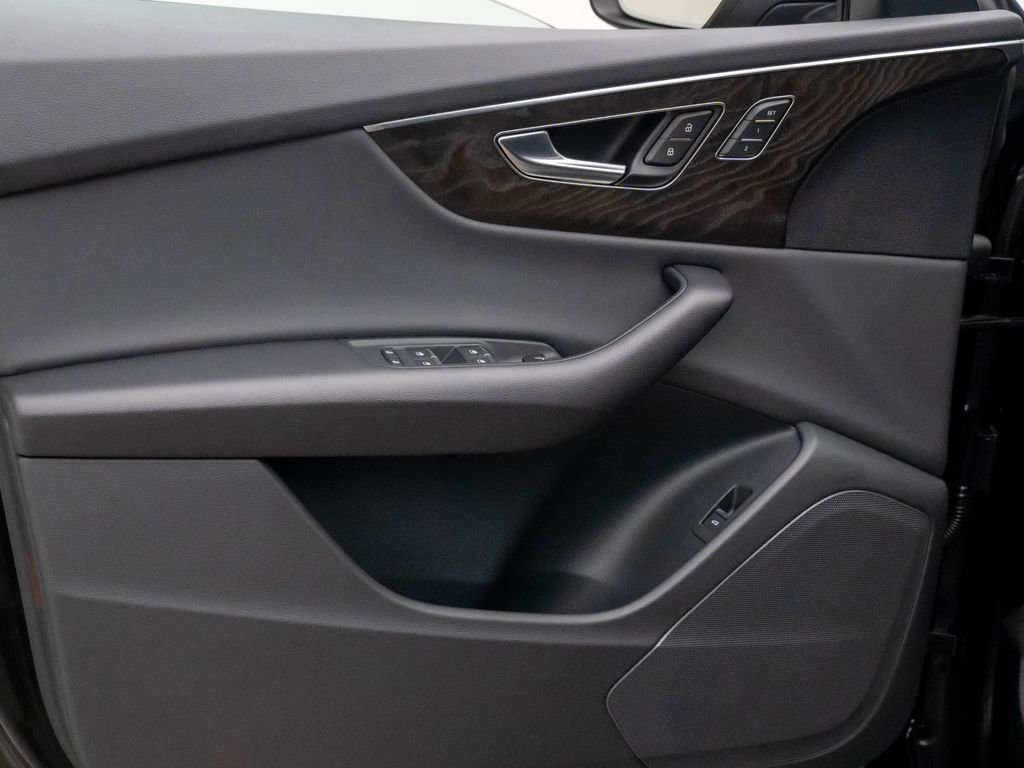 Used 2023 Audi Q8 Premium w/ Convenience Package image 10