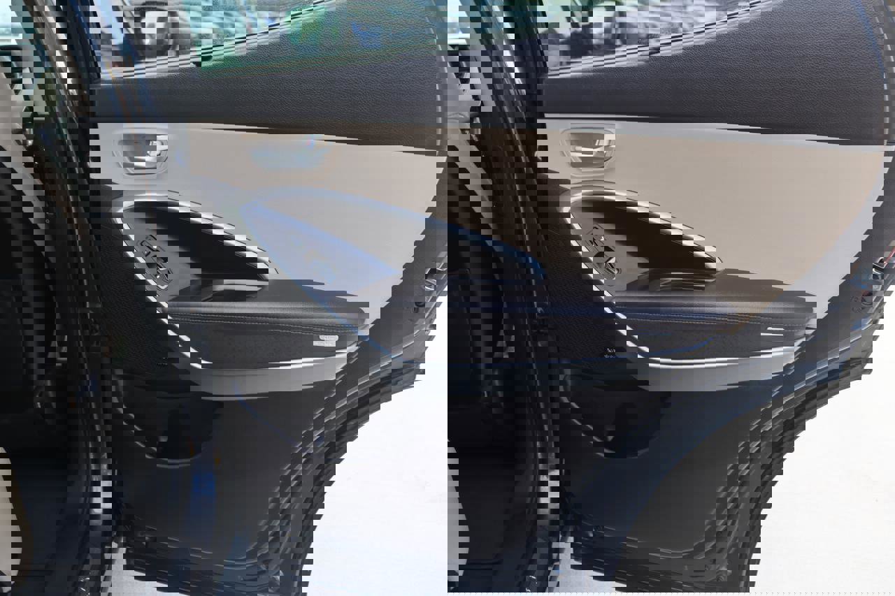 Used 2017 Hyundai Santa Fe Sport w/ Cargo Package image 15