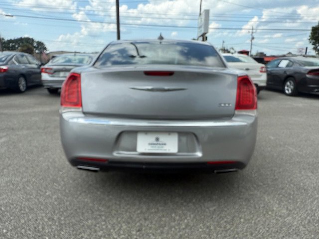 Used 2017 Chrysler 300 Limited image 4
