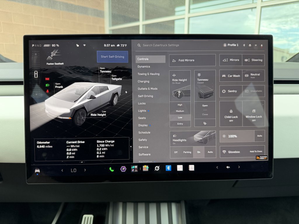 Used 2024 Tesla Cybertruck AWD Crew Cab image 18
