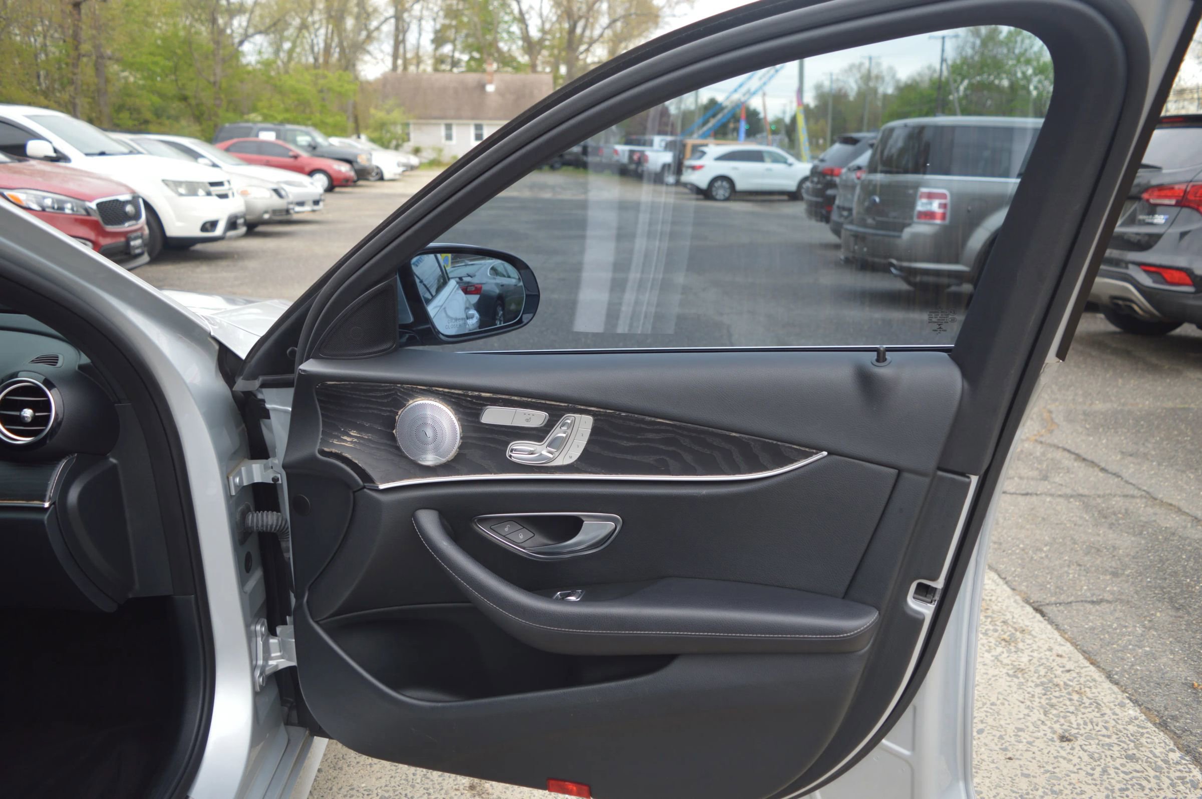 Used 2018 Mercedes-Benz E 300 4MATIC image 25