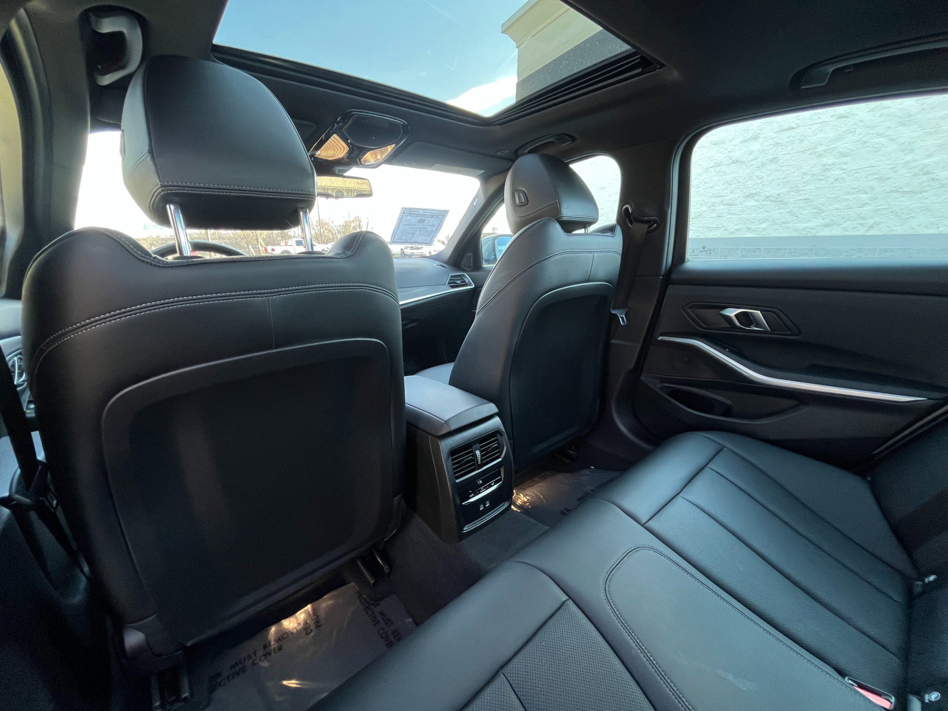 Used 2024 BMW 330i xDrive Sedan w/ Premium Package image 31