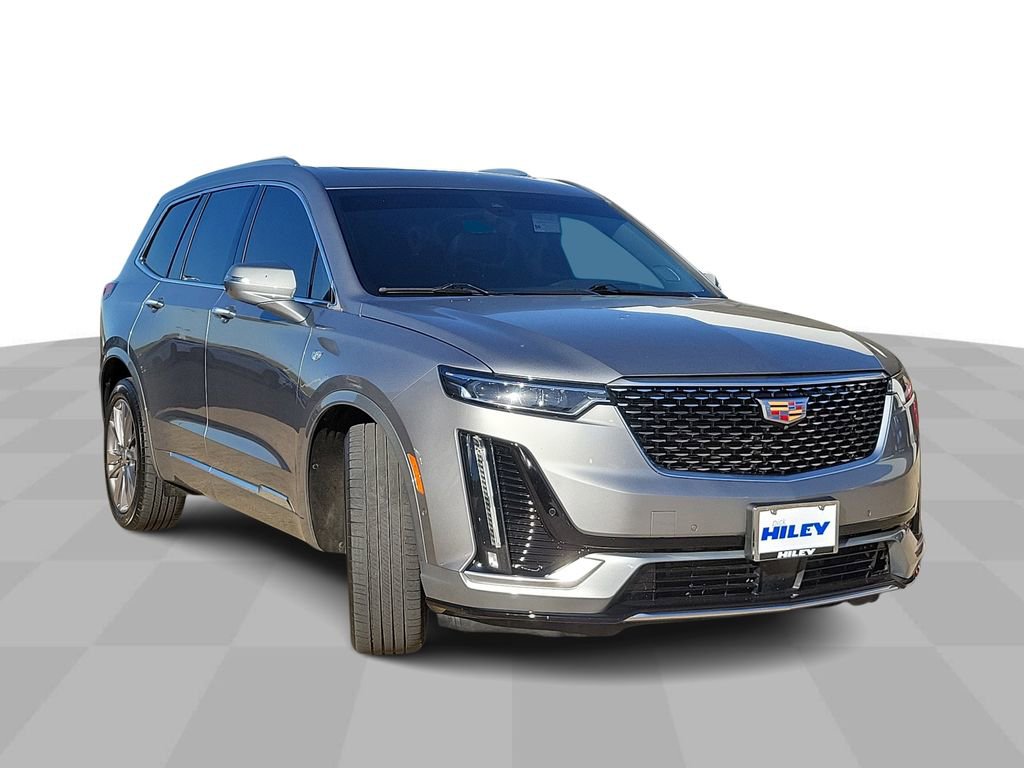 Used 2023 Cadillac XT6 Premium Luxury w/ Technology Package image 2