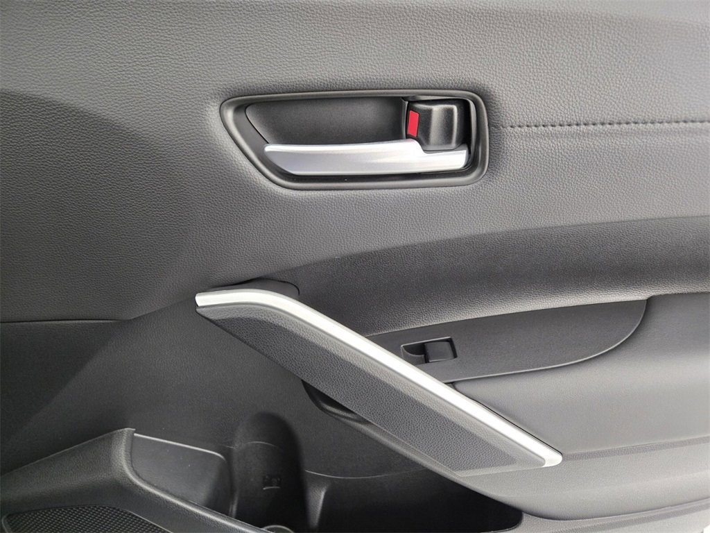 Used 2024 Toyota Corolla Cross XSE w/ Convenience Package image 22