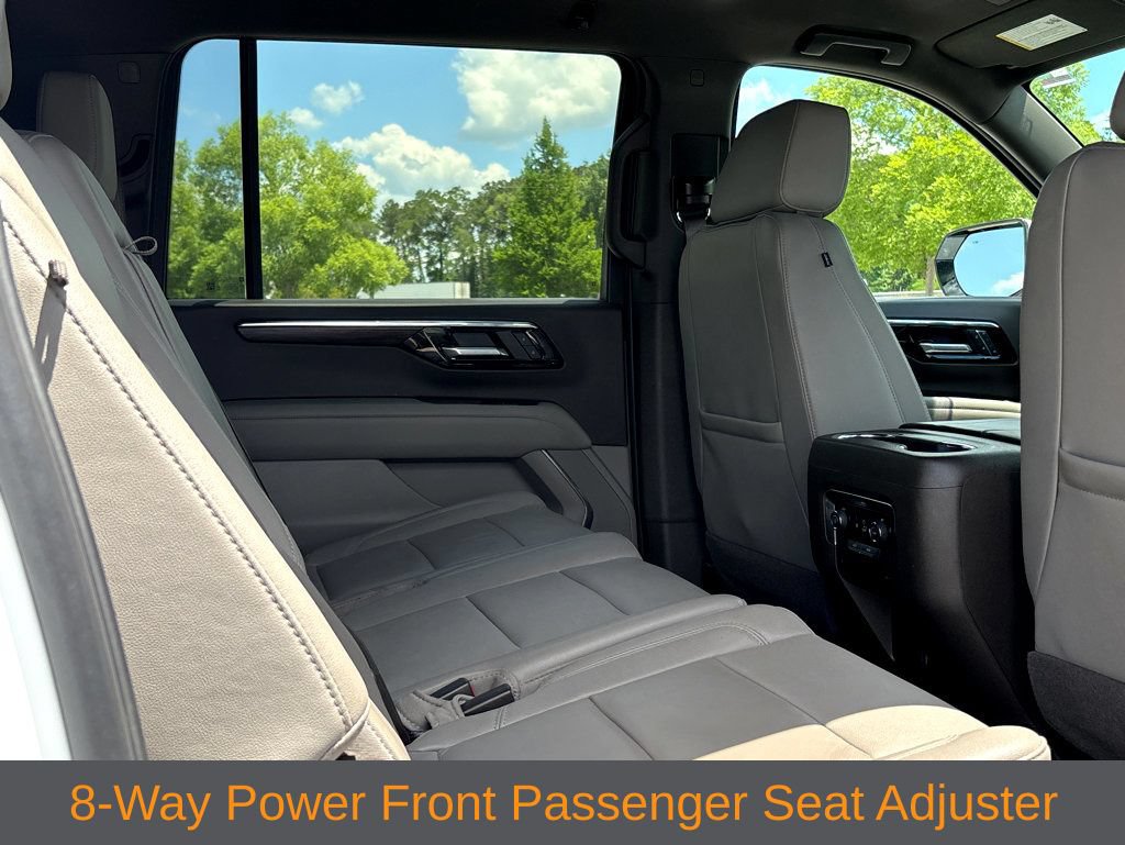 Used 2025 Chevrolet Suburban LT RWD image 10