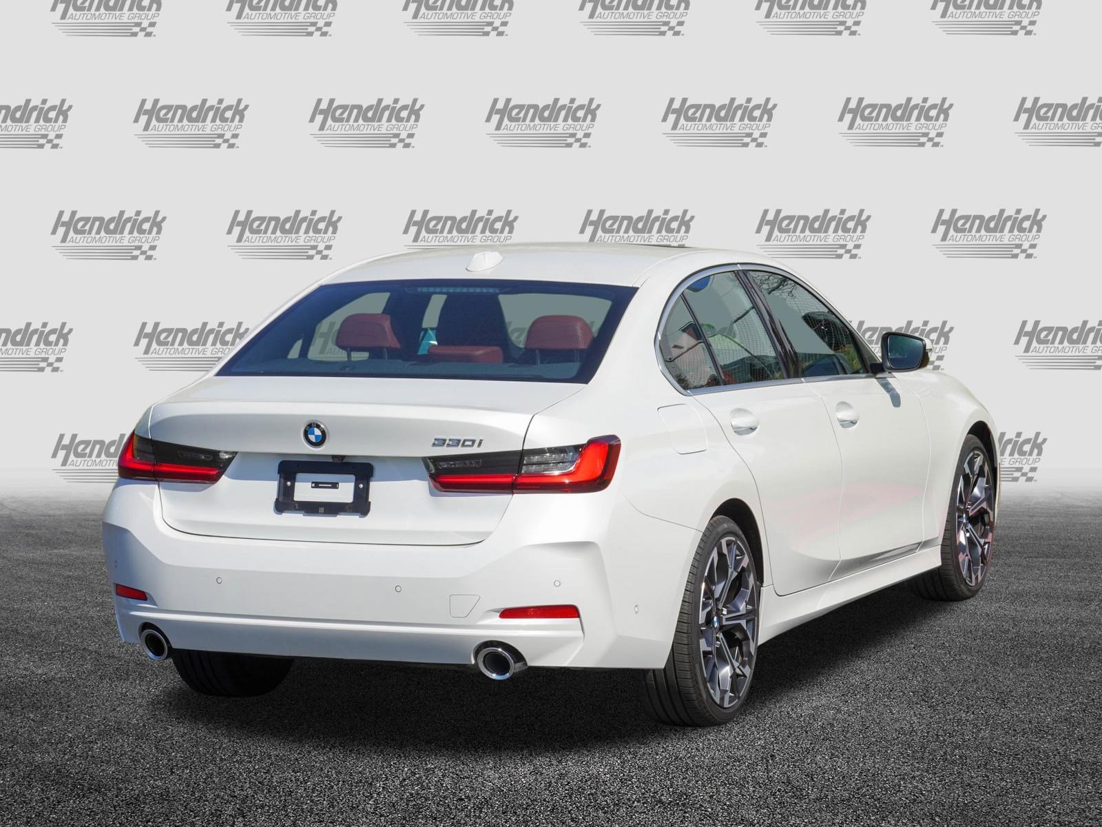 Certified 2025 BMW 330i Sedan RWD image 9