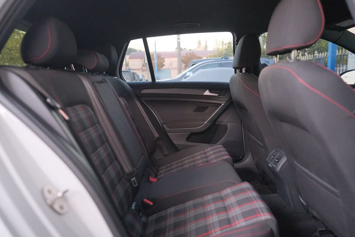 Used 2018 Volkswagen GTI S FWD image 30