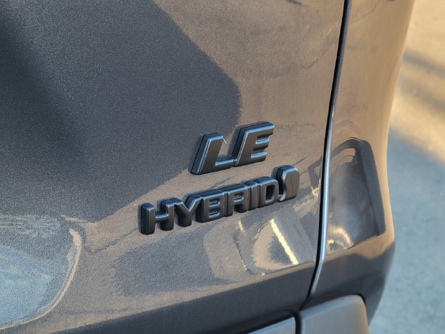 Used 2024 Toyota RAV4 LE AWD/4WD image 23