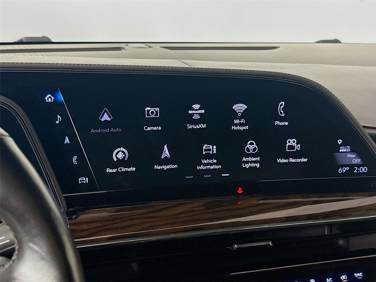 Used 2023 Cadillac Escalade ESV Premium Luxury Platinum image 8