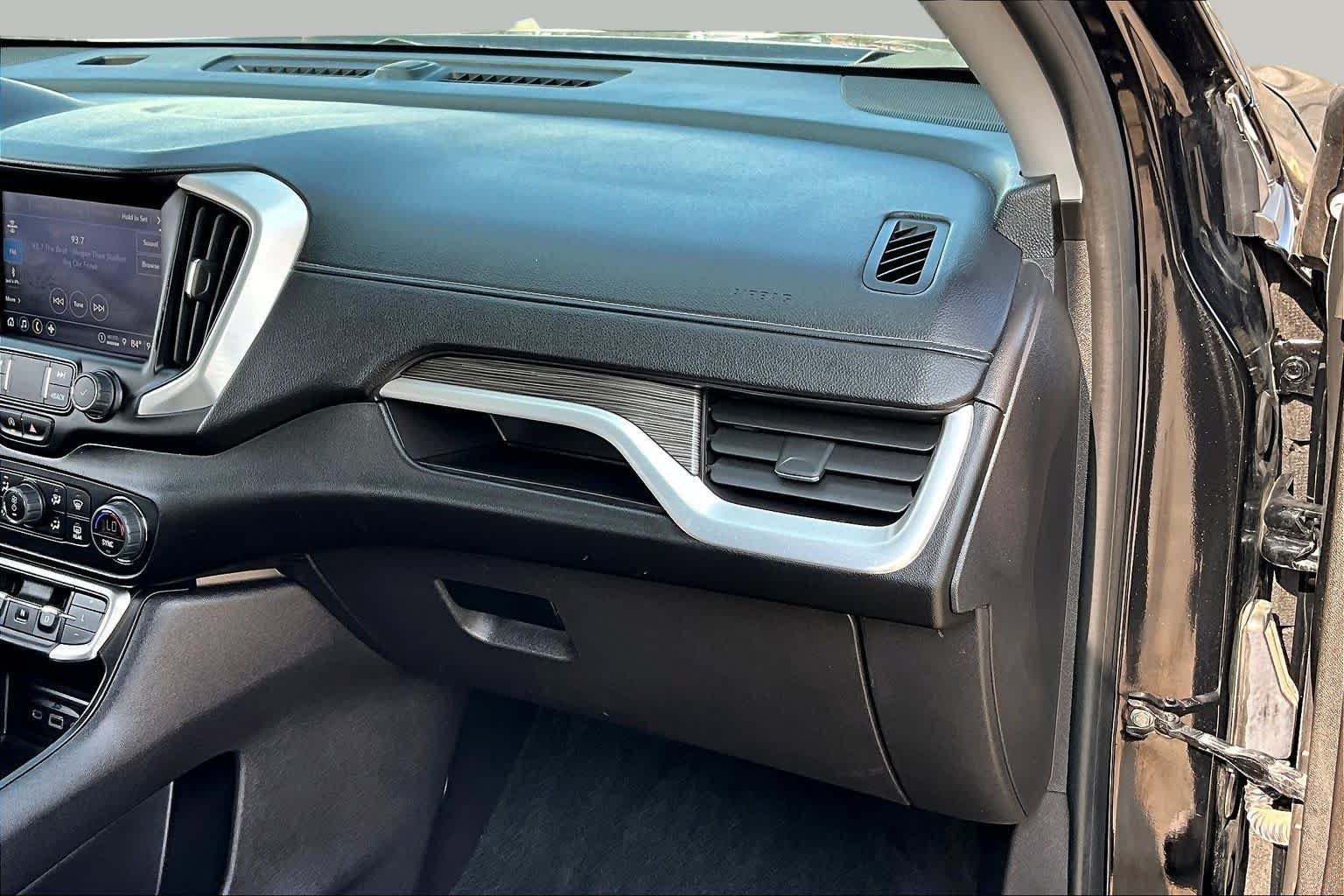 Used 2024 GMC Terrain SLT AWD/4WD image 19