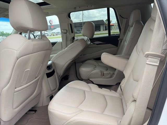 Used 2018 Cadillac Escalade Luxury RWD image 25
