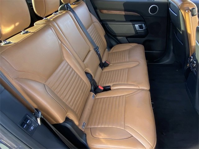 Used 2017 Land Rover Discovery HSE image 22