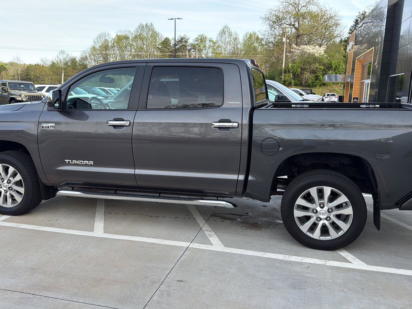 Used 2014 Toyota Tundra Limited w/ Limited Premium Package image 8