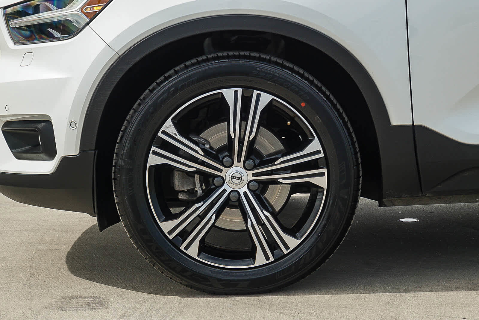 Used 2022 Volvo XC40 T5 Inscription w/ Advanced Package image 9