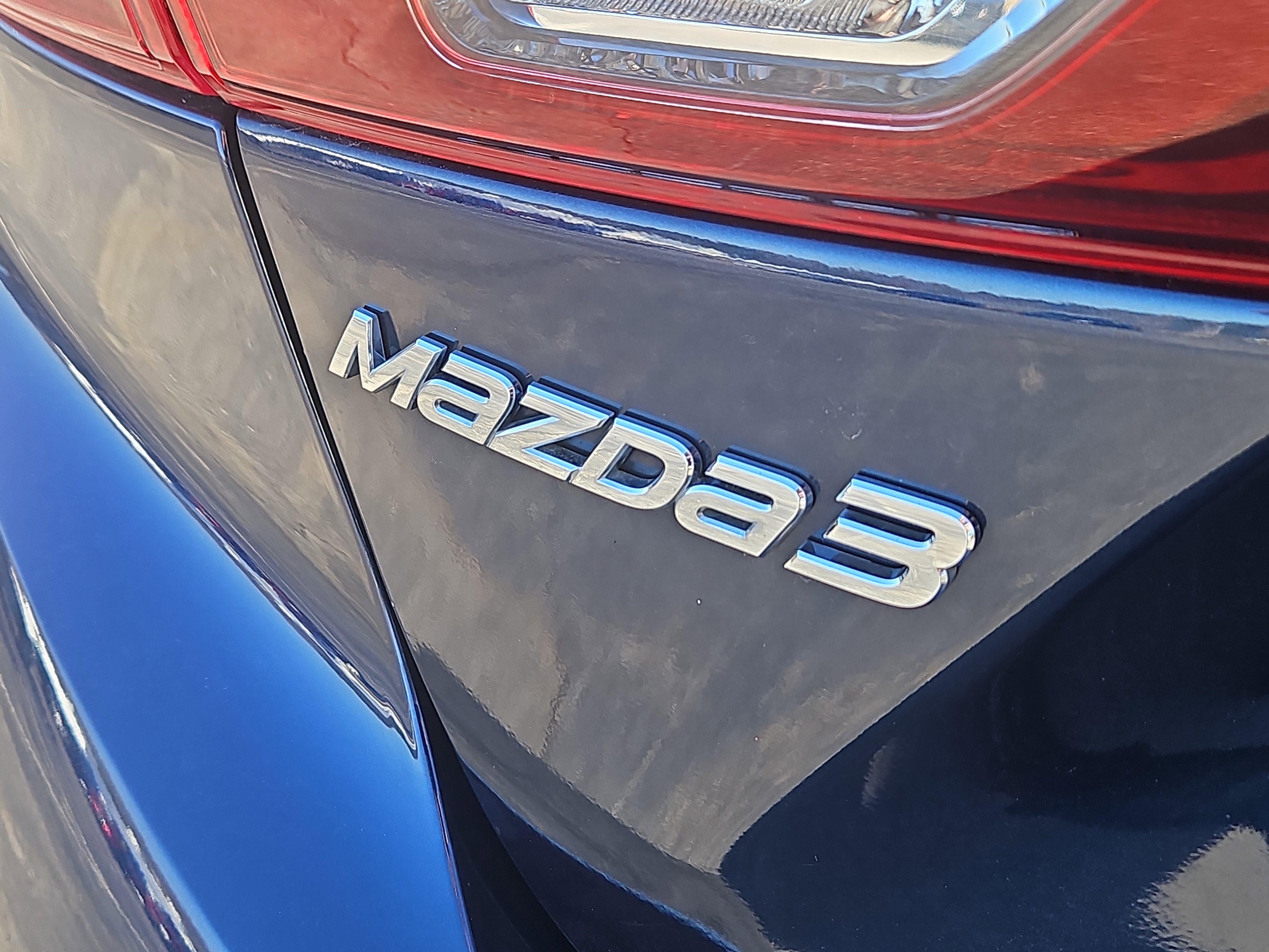 Used 2016 MAZDA MAZDA3 i Sport w/ Preferred Equipment Package image 5