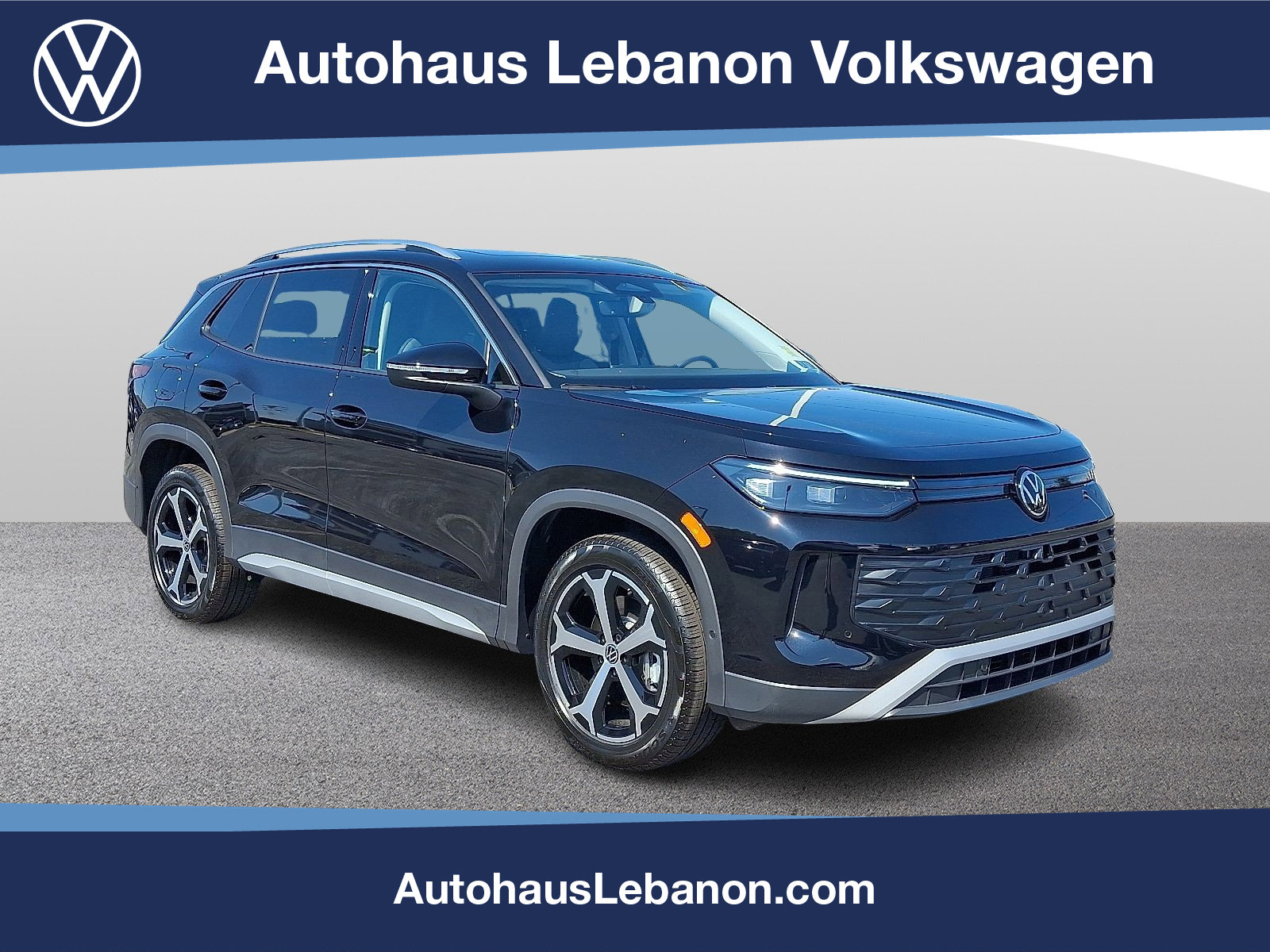 New 2025 Volkswagen Tiguan SE image 1