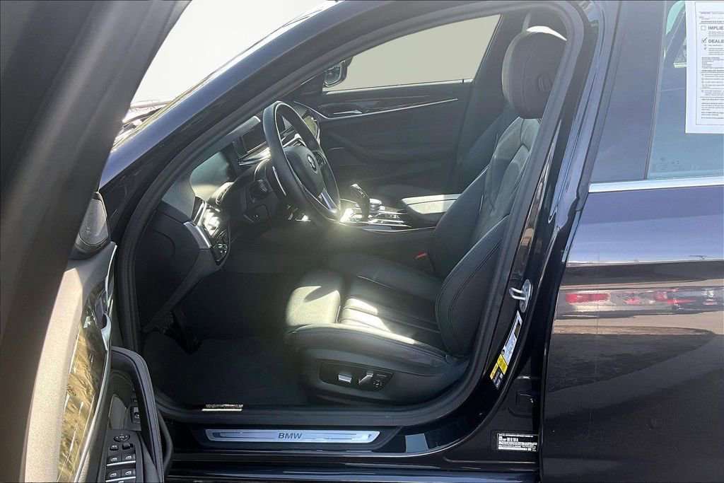 Used 2023 BMW 530e xDrive 530e iPerformance w/ Premium Package image 25