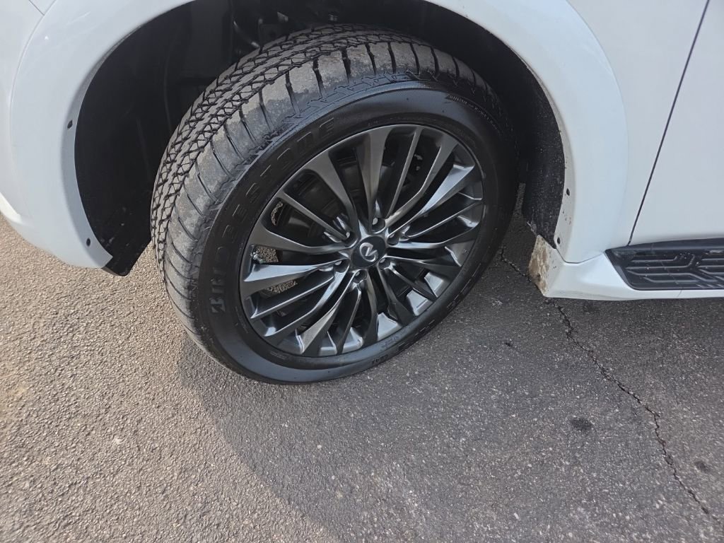 Used 2023 INFINITI QX80 Sensory w/ All-Season Package image 10
