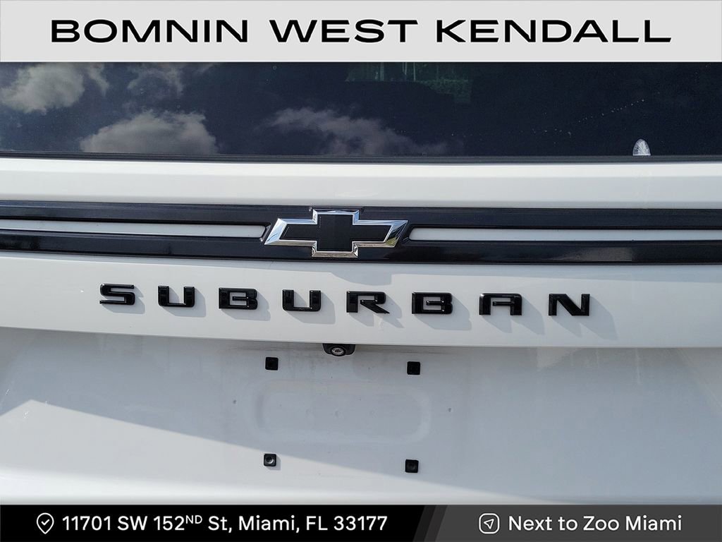 Used 2023 Chevrolet Suburban RST w/ Luxury Package image 6