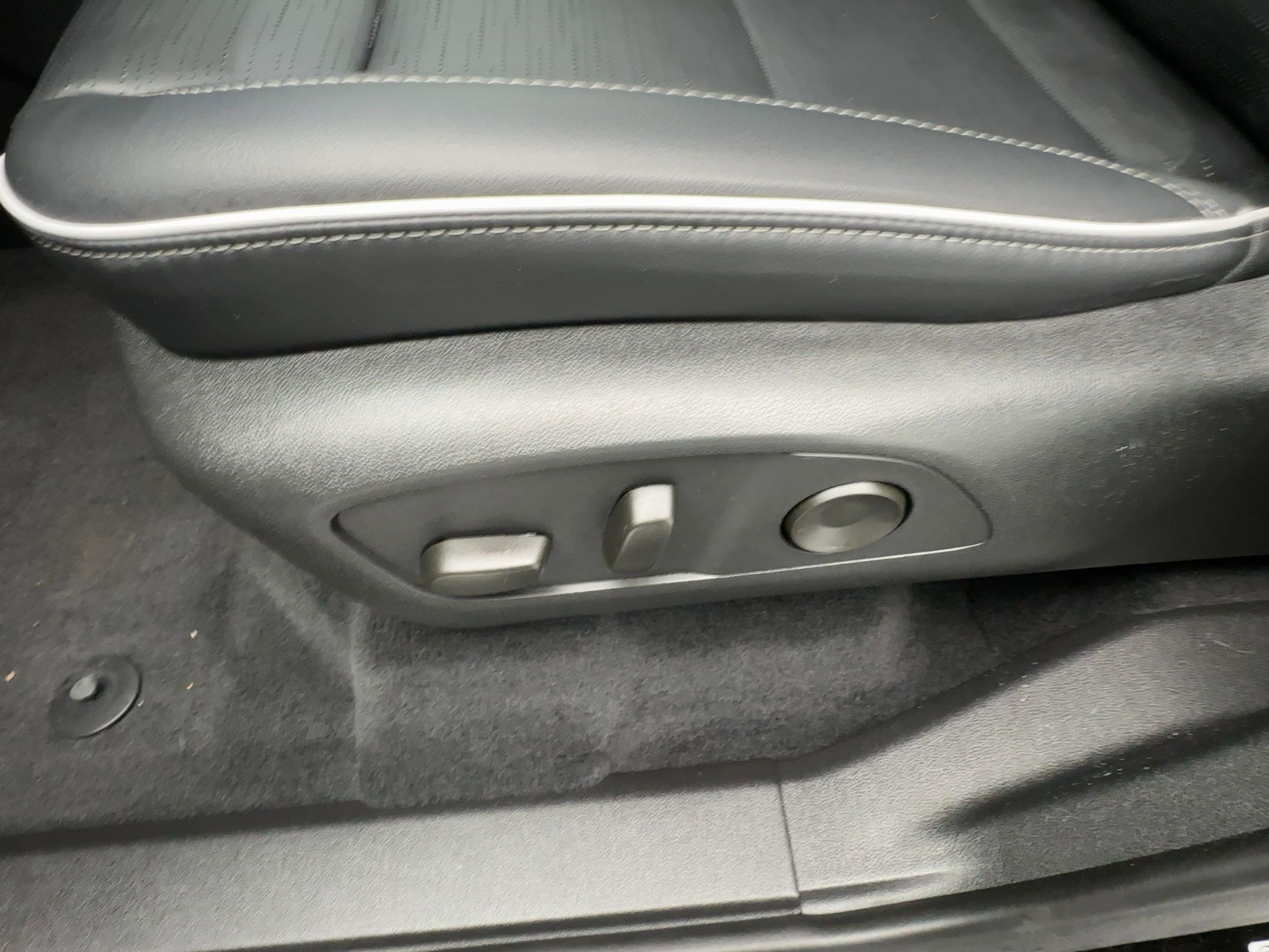 Used 2025 Buick Enclave Sport Touring image 14