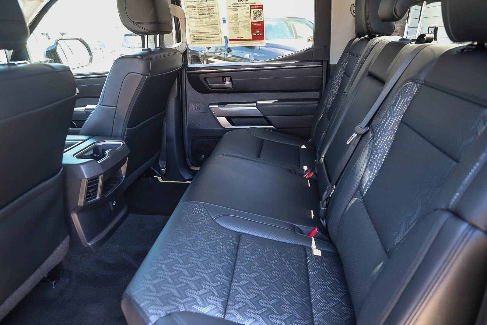 Used 2022 Toyota Tundra SR5 w/ SR5 Premium Package RWD image 17