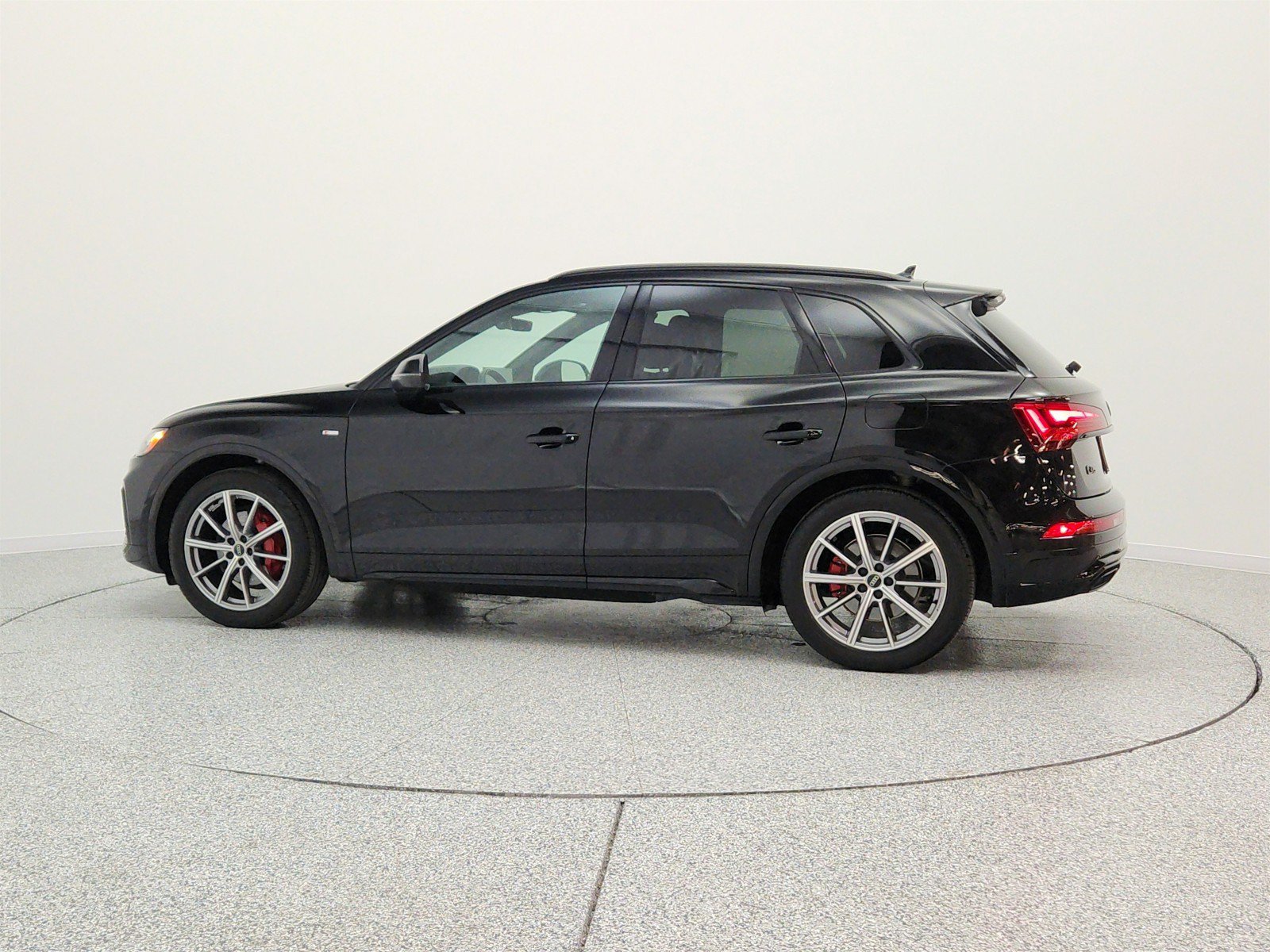 Used 2024 Audi Q5 e Premium Plus w/ Premium Plus Package AWD/4WD image 8