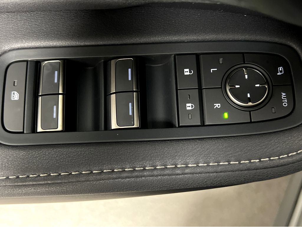 New 2026 Lexus TX 500h AWD image 35