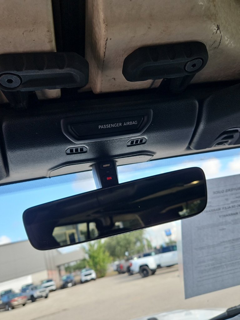 Used 2018 Jeep Wrangler Unlimited Sahara AWD/4WD image 25