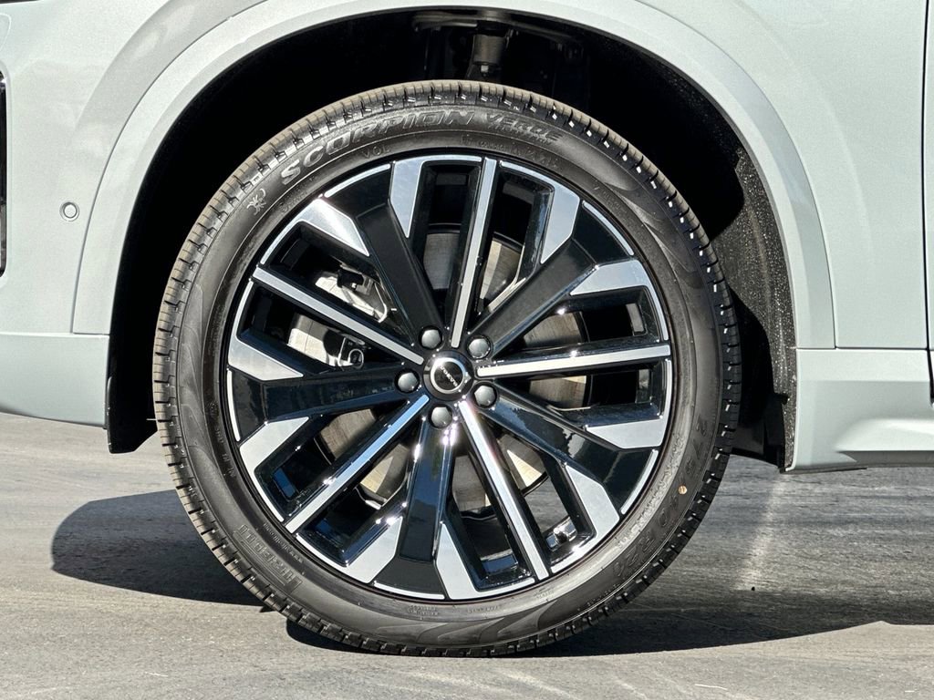 New 2026 Volvo XC90 T8 Ultra w/ Protection Package Premier image 26