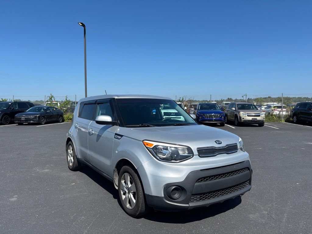 Used 2017 Kia Soul FWD image 1