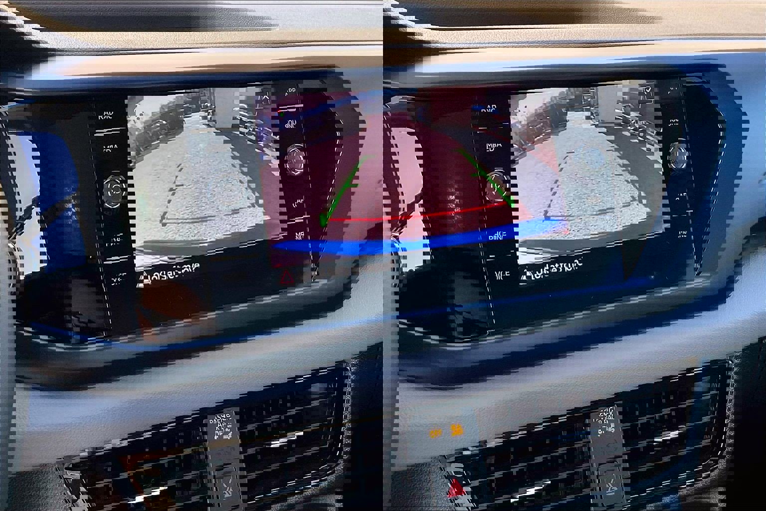 Certified 2022 Volkswagen Taos SE w/ Panoramic Sunroof Package image 21