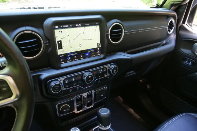 Used 2022 Jeep Gladiator Overland w/ Popular Equipment Package AWD/4WD image 9