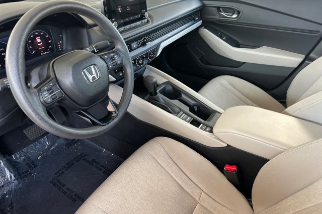 Certified 2025 Honda Accord SE image 10