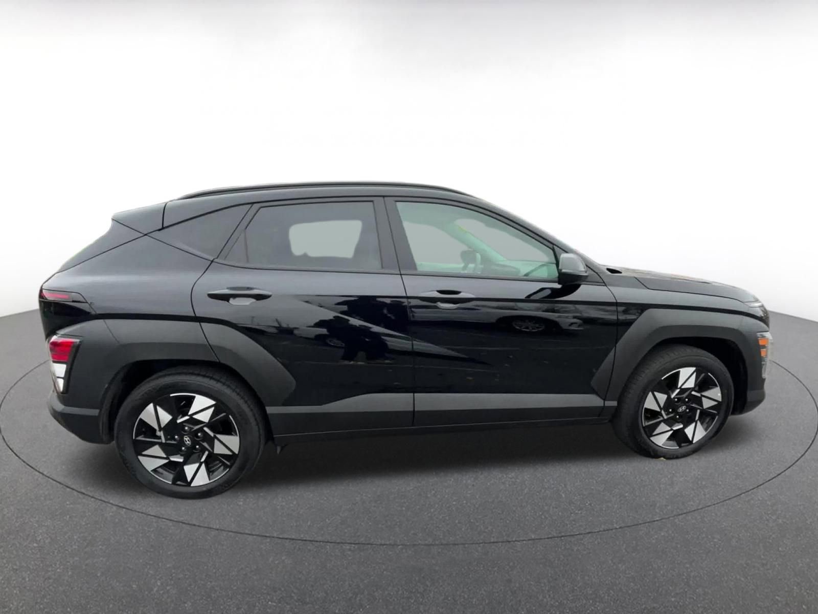 Used 2025 Hyundai Kona SEL image 16