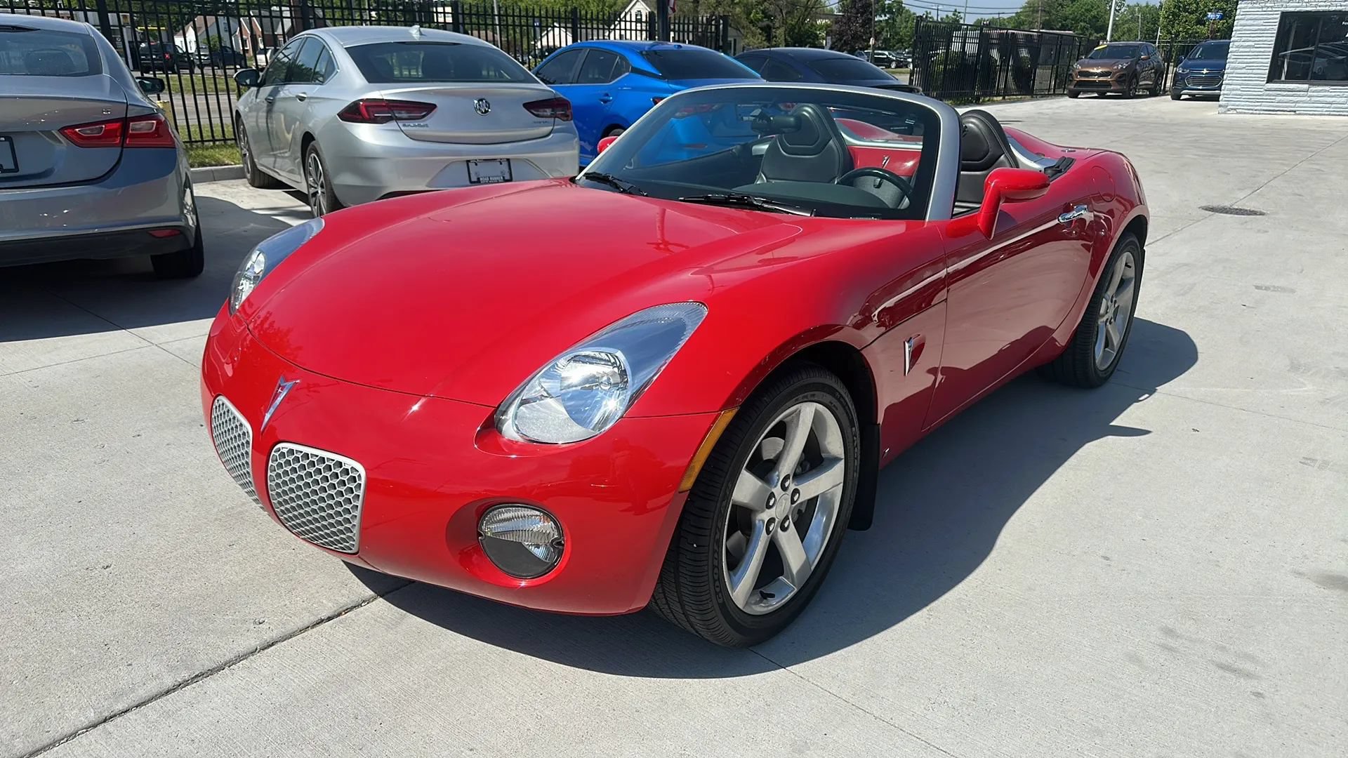 Used 2006 Pontiac Solstice Convertible w/ Premium Package